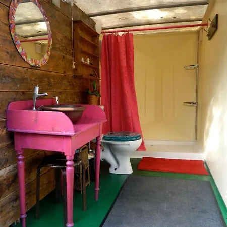 Galtee Glamping In Wooden Yurt ラグジュアリーテント