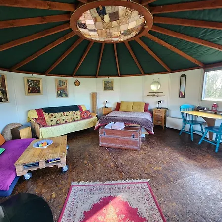 ラグジュアリーテント Galtee Glamping In Wooden Yurt *