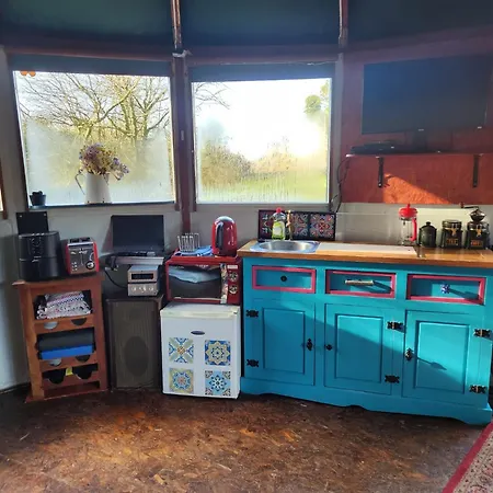 Galtee Glamping In Wooden Yurt אוהל מפואר *