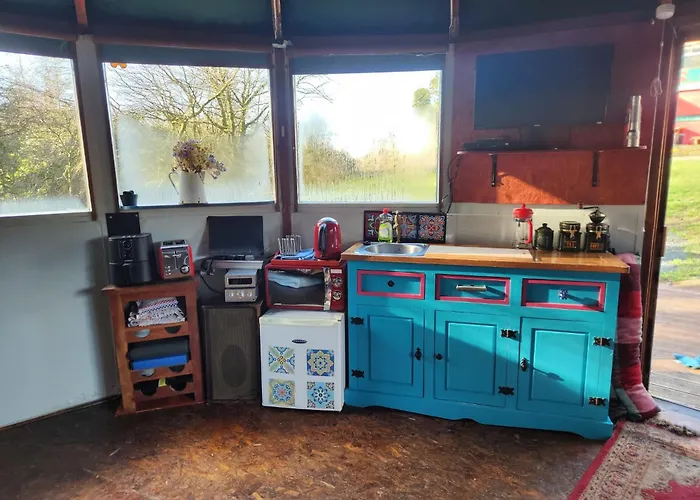 Galtee Glamping In Wooden Yurt אוהל מפואר *